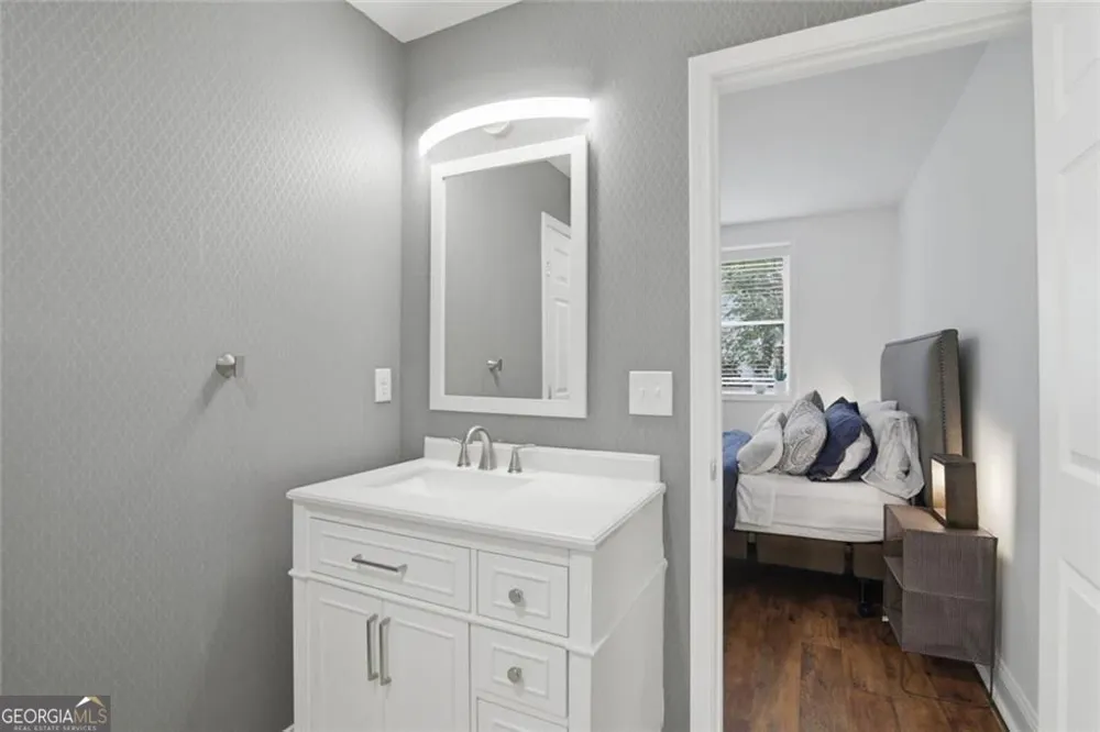 5384 Harris CIR Dunwoody, GA 30338