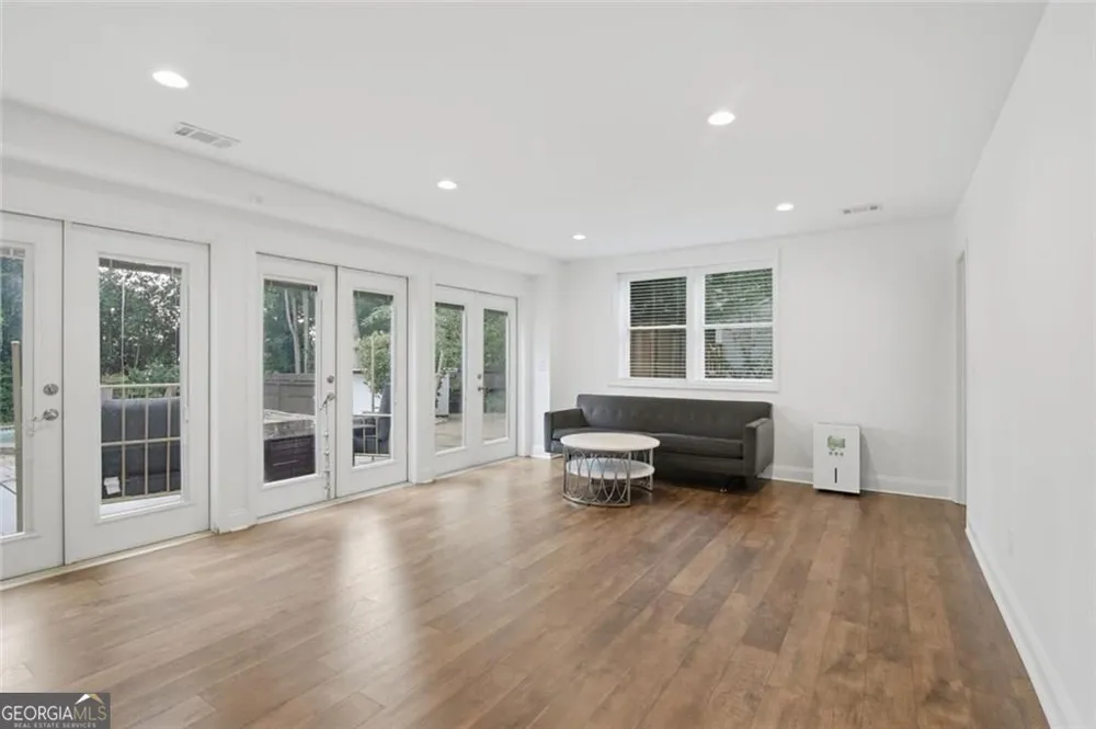 5384 Harris CIR Dunwoody, GA 30338