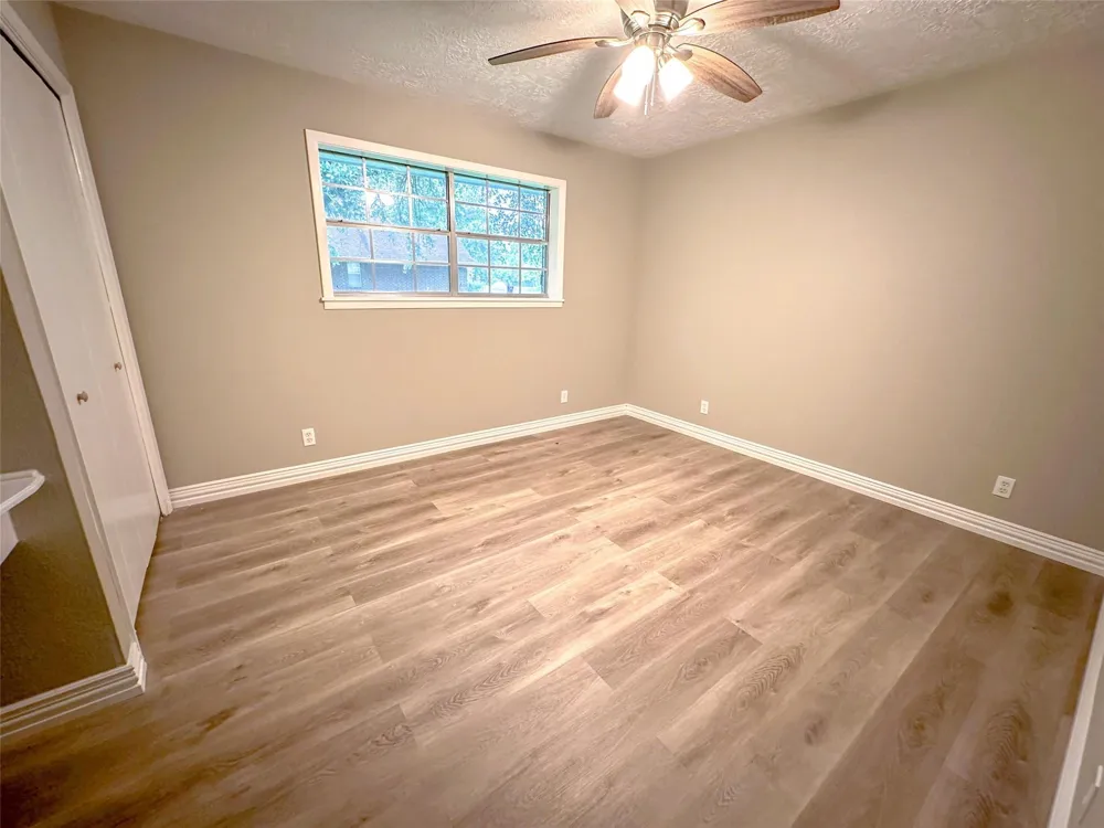 3640 Whippoorwill Street Pinehurst, TX 77630