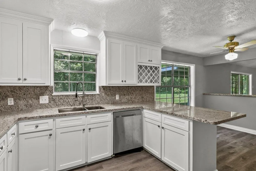 3640 Whippoorwill Street Pinehurst, TX 77630