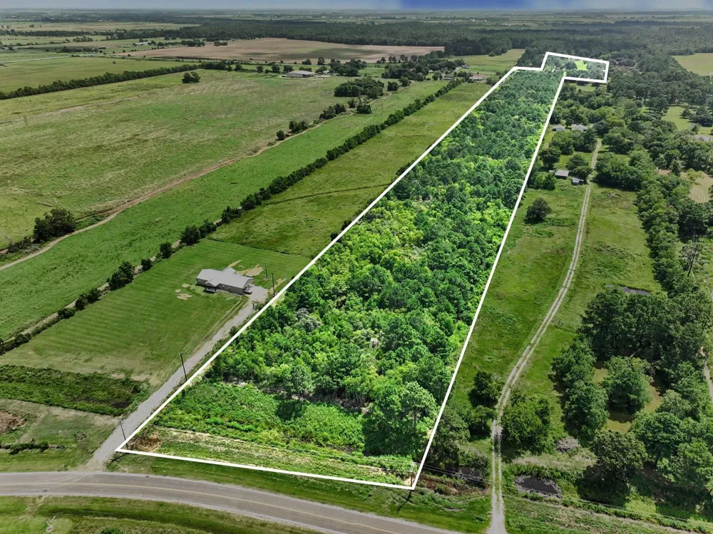 16 S Main Anahuac, TX 77514