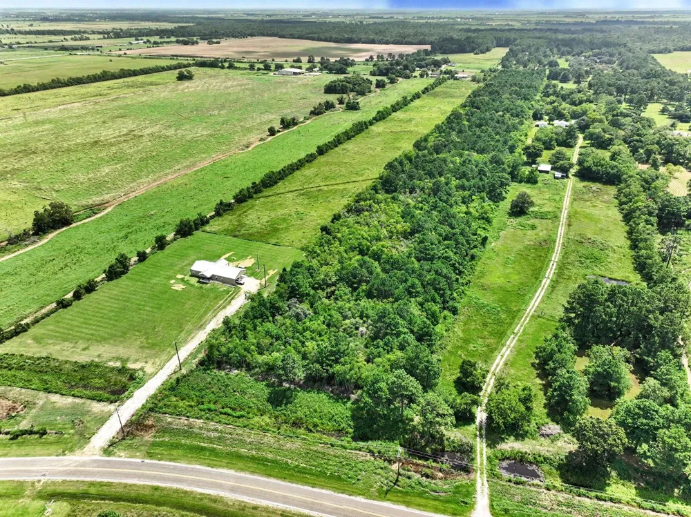 16 S Main Anahuac, TX 77514