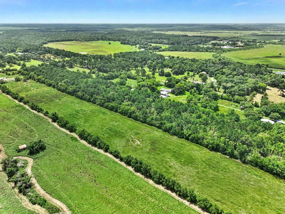 16 S Main Anahuac, TX 77514