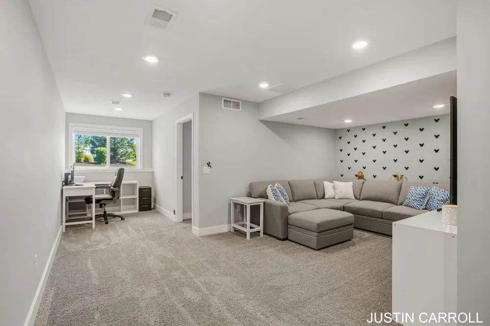 8924 Barrington Lane #40 Jenison, MI 49428