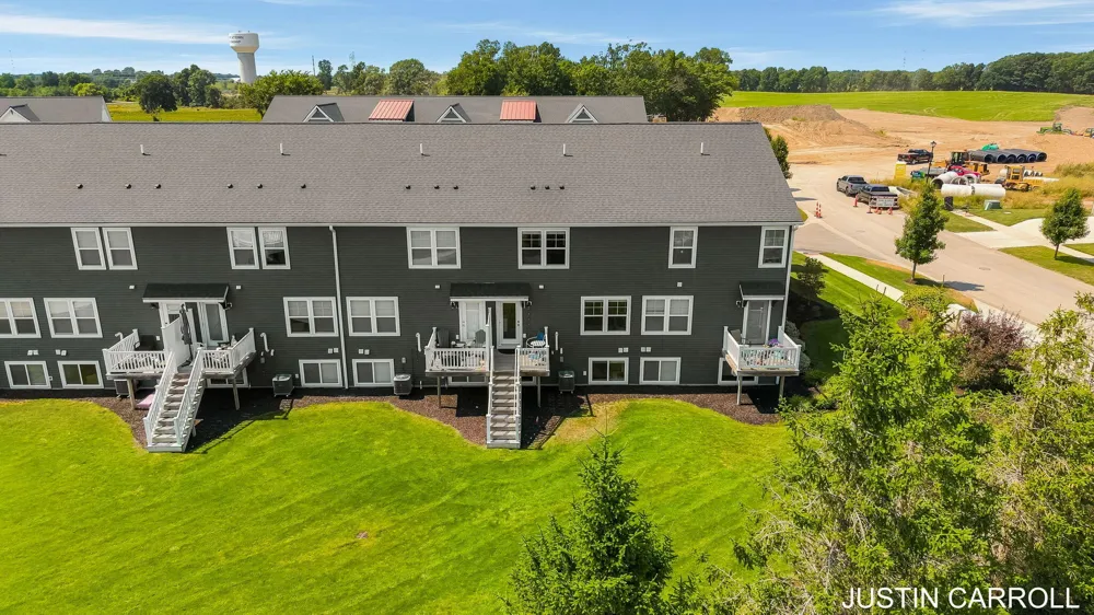 8924 Barrington Lane #40 Jenison, MI 49428