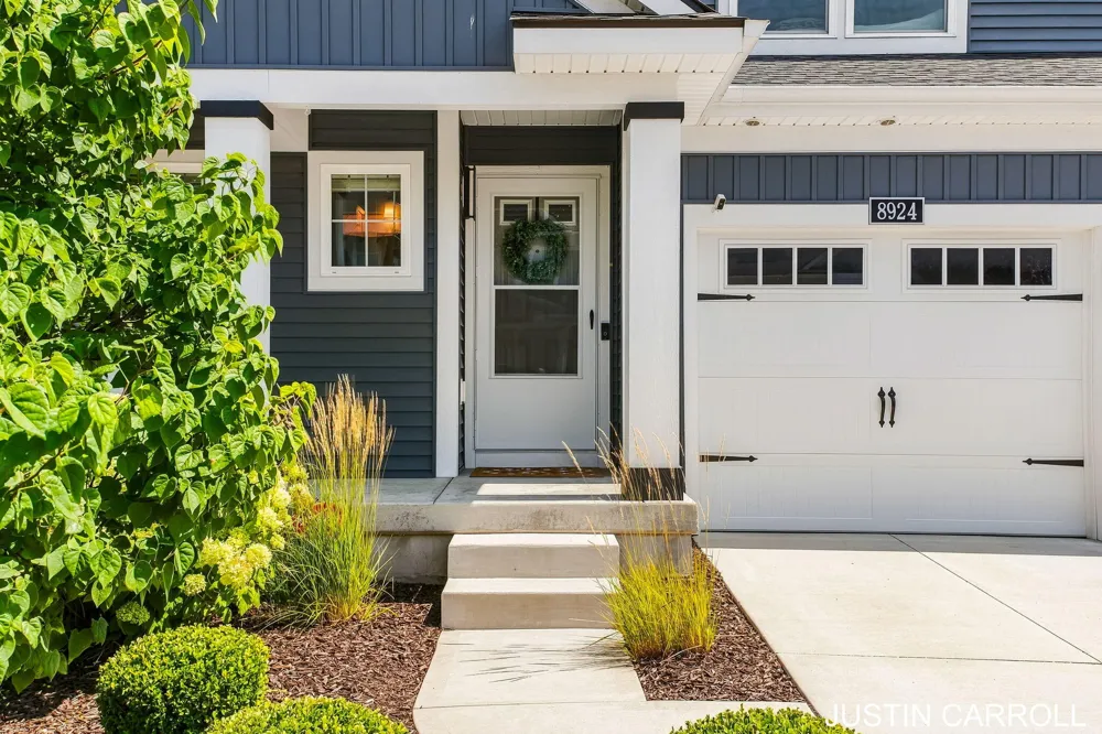 8924 Barrington Lane #40 Jenison, MI 49428