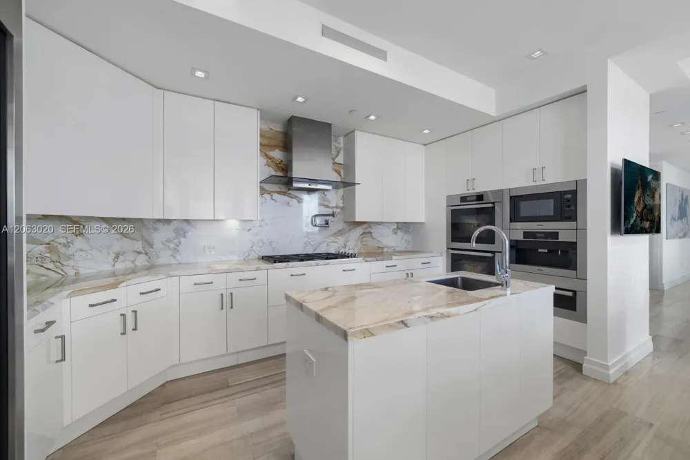 17749 Collins Ave #601 Sunny Isles Beach, FL 33160
