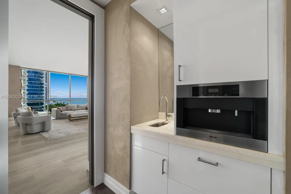 17749 Collins Ave #601 Sunny Isles Beach, FL 33160