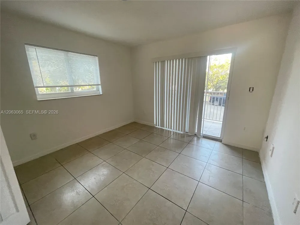 6315 SW 8th St #201 Miami, FL 33144