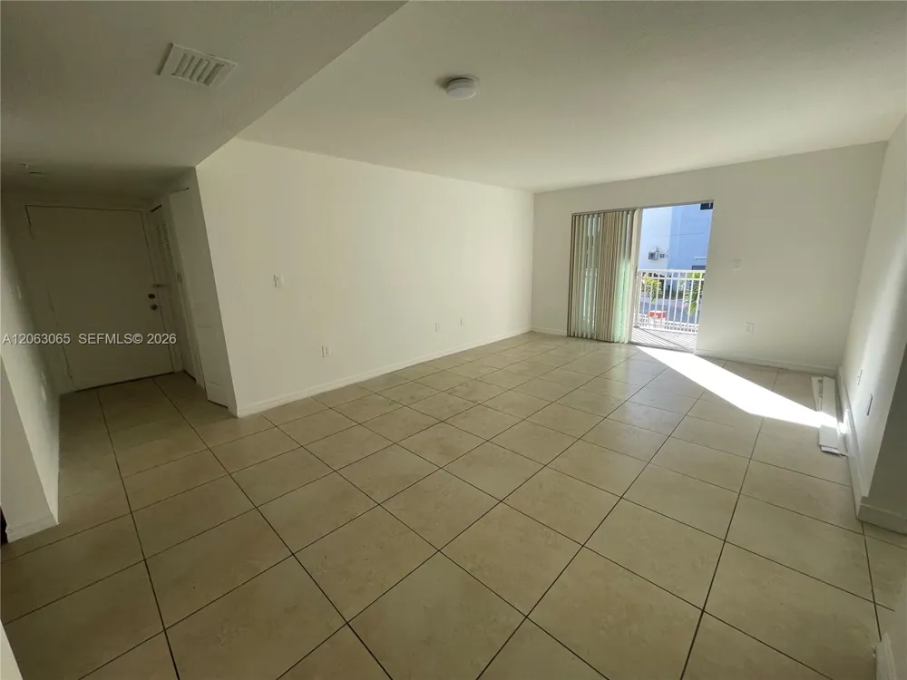6315 SW 8th St #201 Miami, FL 33144