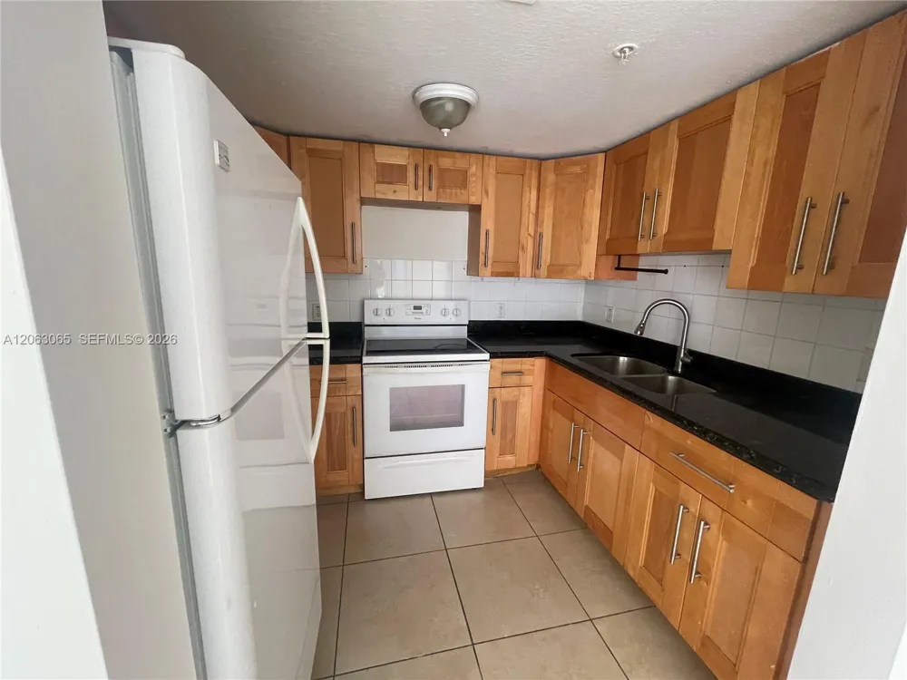 6315 SW 8th St #201 Miami, FL 33144