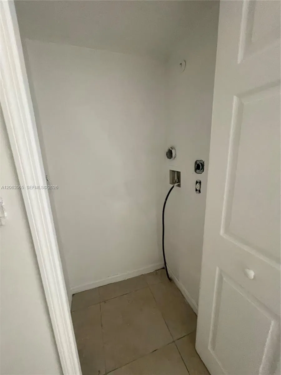 6315 SW 8th St #201 Miami, FL 33144