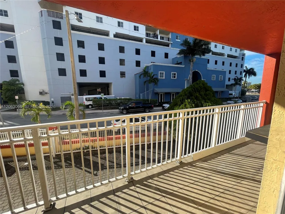 6315 SW 8th St #201 Miami, FL 33144