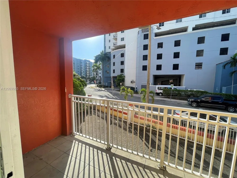 6315 SW 8th St #201 Miami, FL 33144