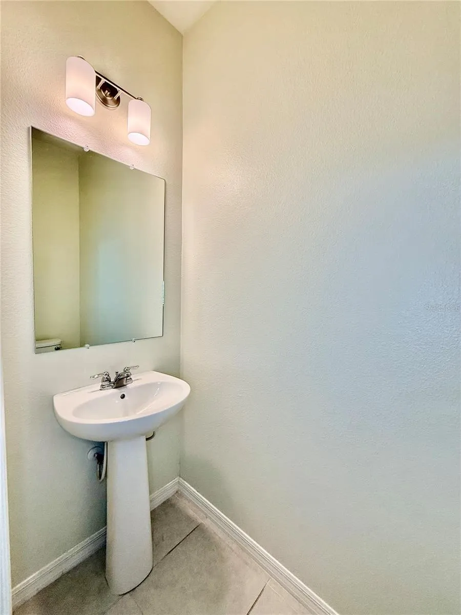 8878 HERENCIA ALLEY Windermere, FL 34786