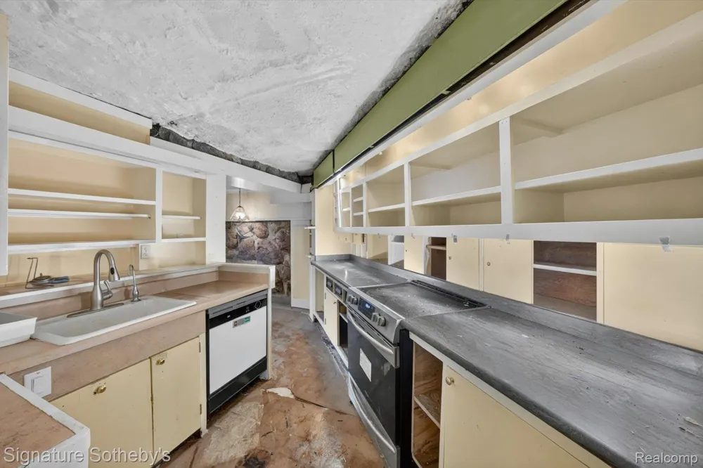 3310 SE Baldwin Road Hadley Township, MI 48455