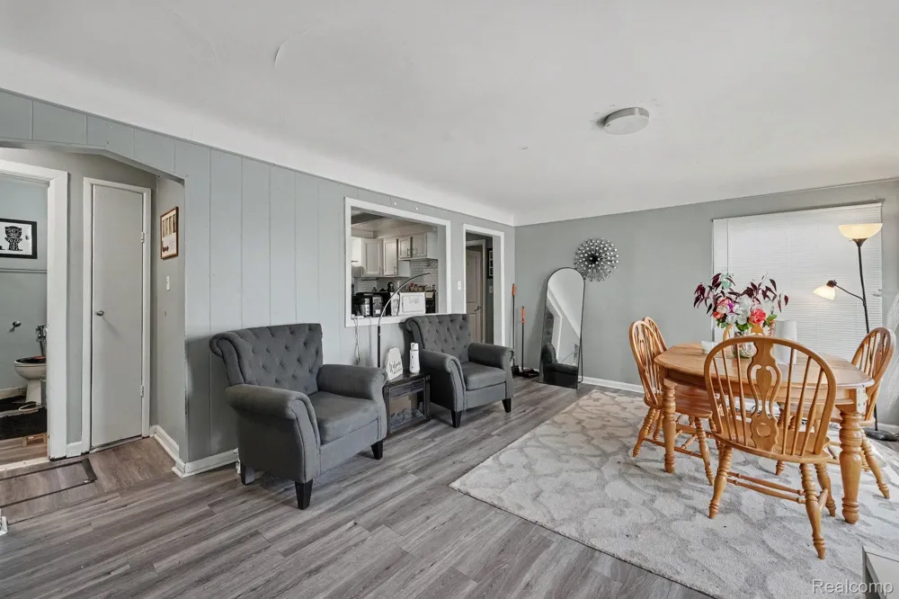 18553 E 10 Mile Road Roseville City, MI 48066
