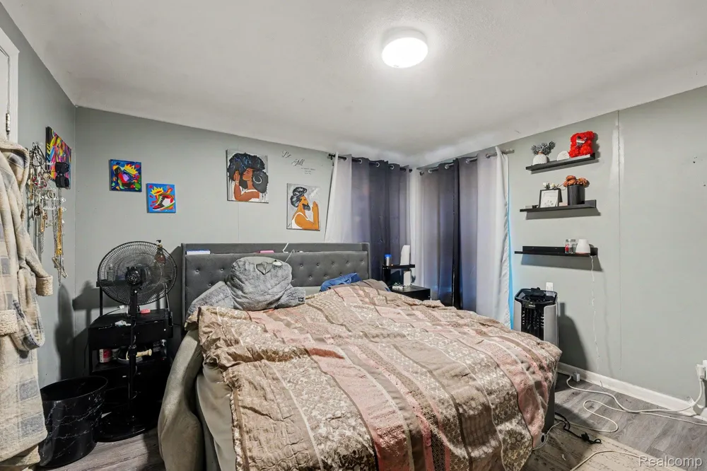 18553 E 10 Mile Road Roseville City, MI 48066