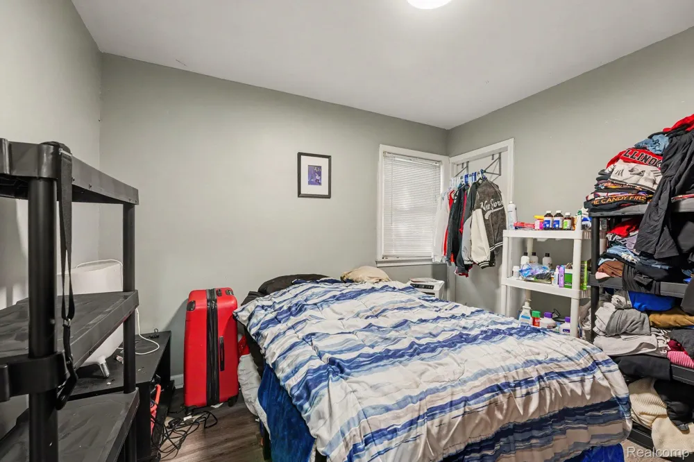 18553 E 10 Mile Road Roseville City, MI 48066