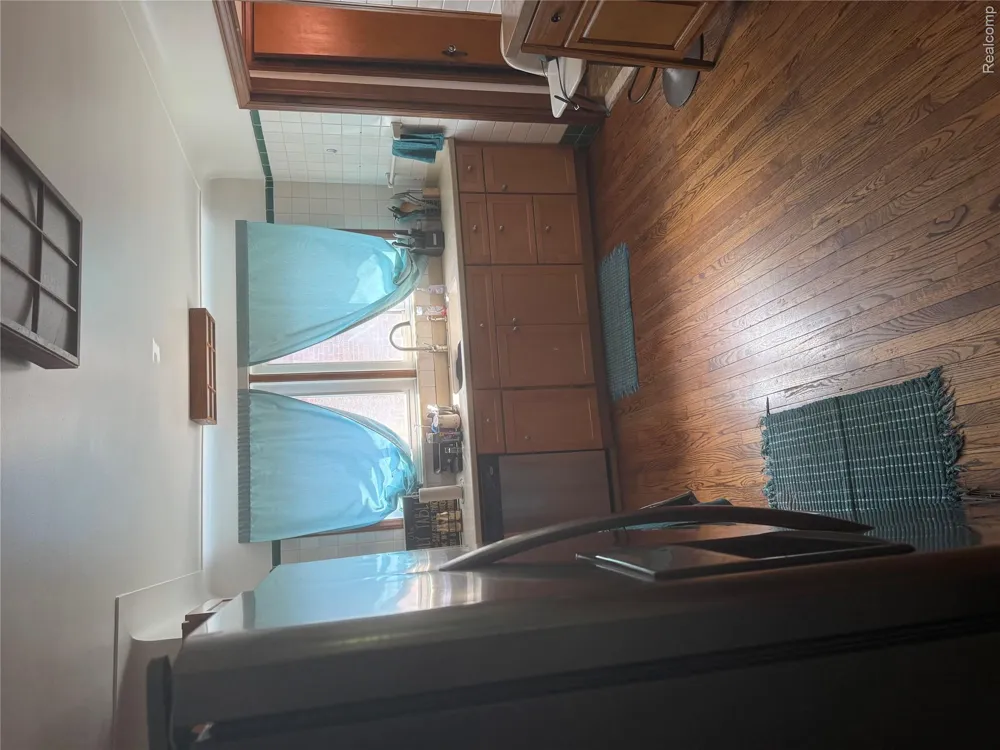 434 Moross Road Grosse Pointe Farms City, MI 48236