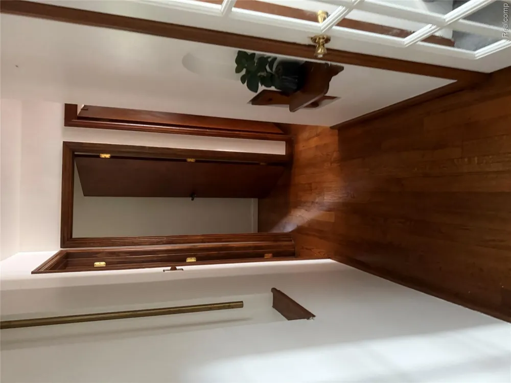 434 Moross Road Grosse Pointe Farms City, MI 48236