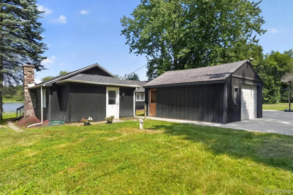 3515 Lakeview Drive Ortonville Village, MI 48462
