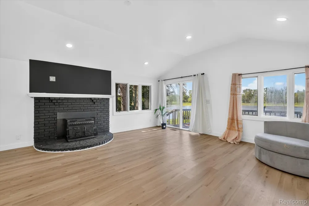 3515 Lakeview Drive Ortonville Village, MI 48462