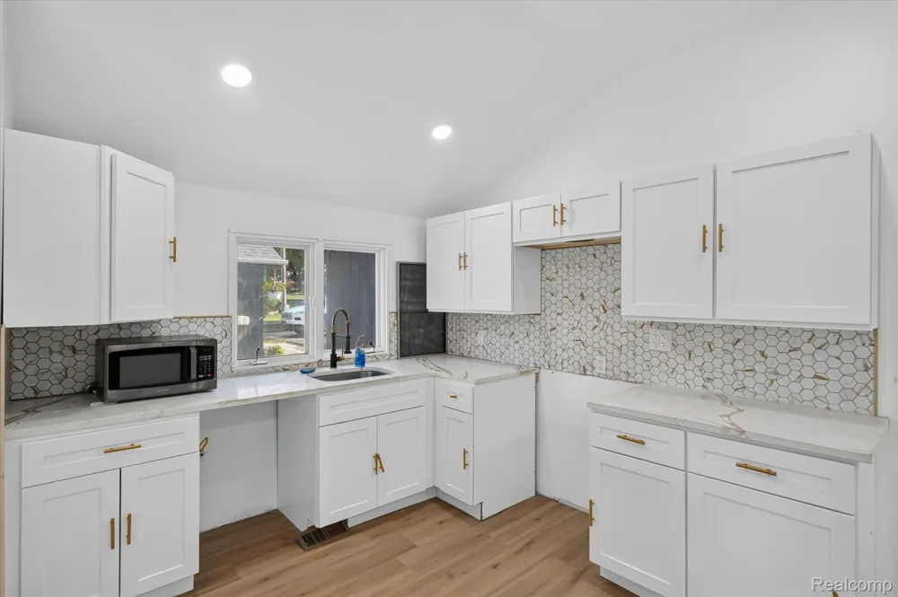 3515 Lakeview Drive Ortonville Village, MI 48462