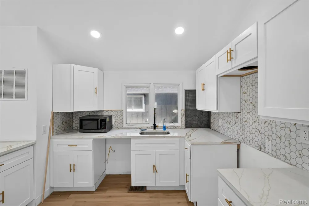 3515 Lakeview Drive Ortonville Village, MI 48462