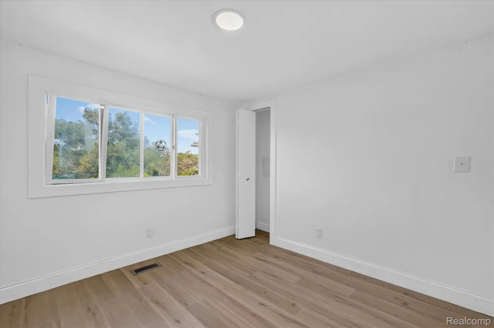 3515 Lakeview Drive Ortonville Village, MI 48462