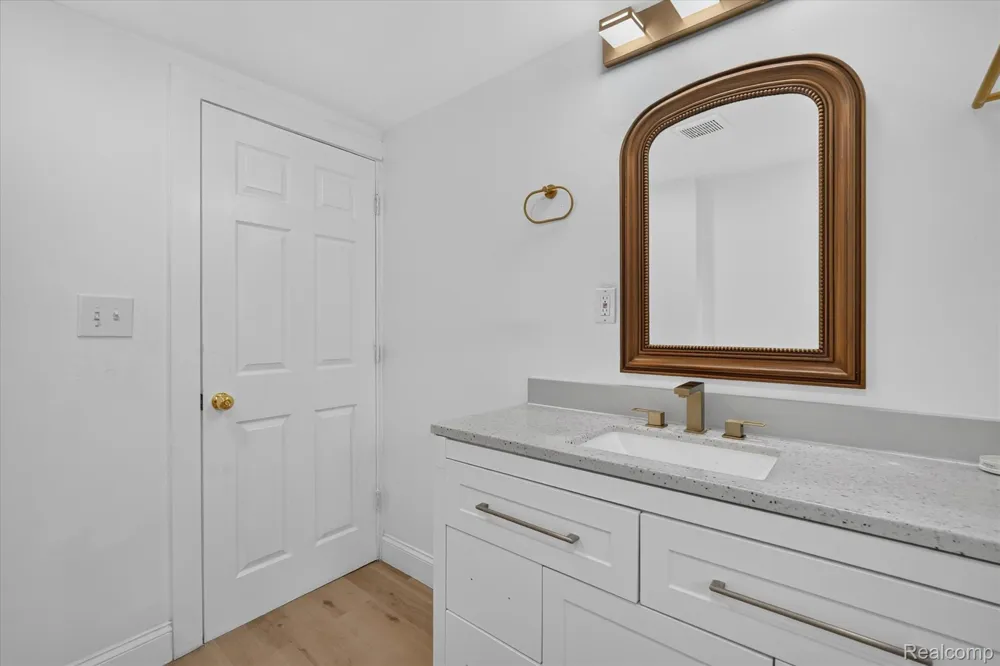 3515 Lakeview Drive Ortonville Village, MI 48462