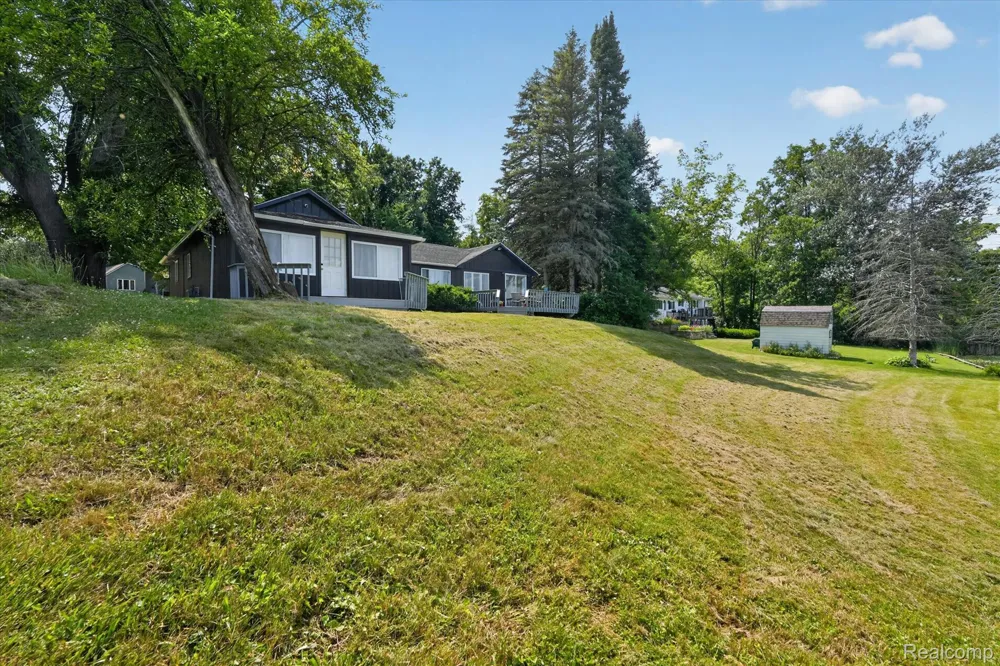 3515 Lakeview Drive Ortonville Village, MI 48462
