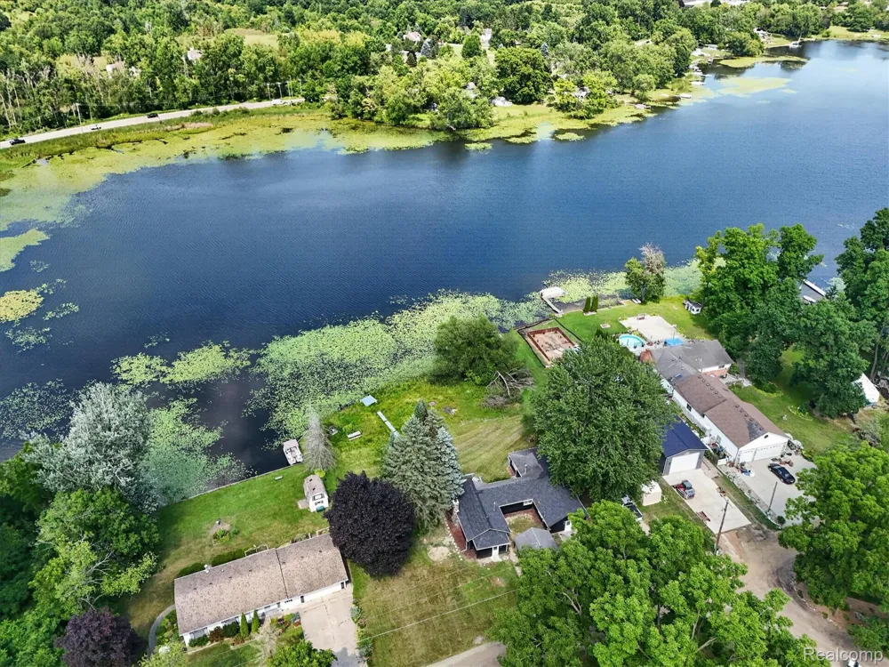 3515 Lakeview Drive Ortonville Village, MI 48462
