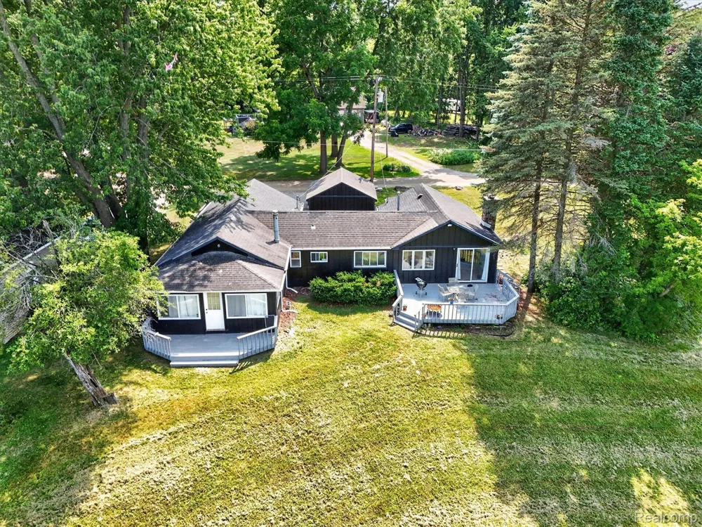 3515 Lakeview Drive Ortonville Village, MI 48462