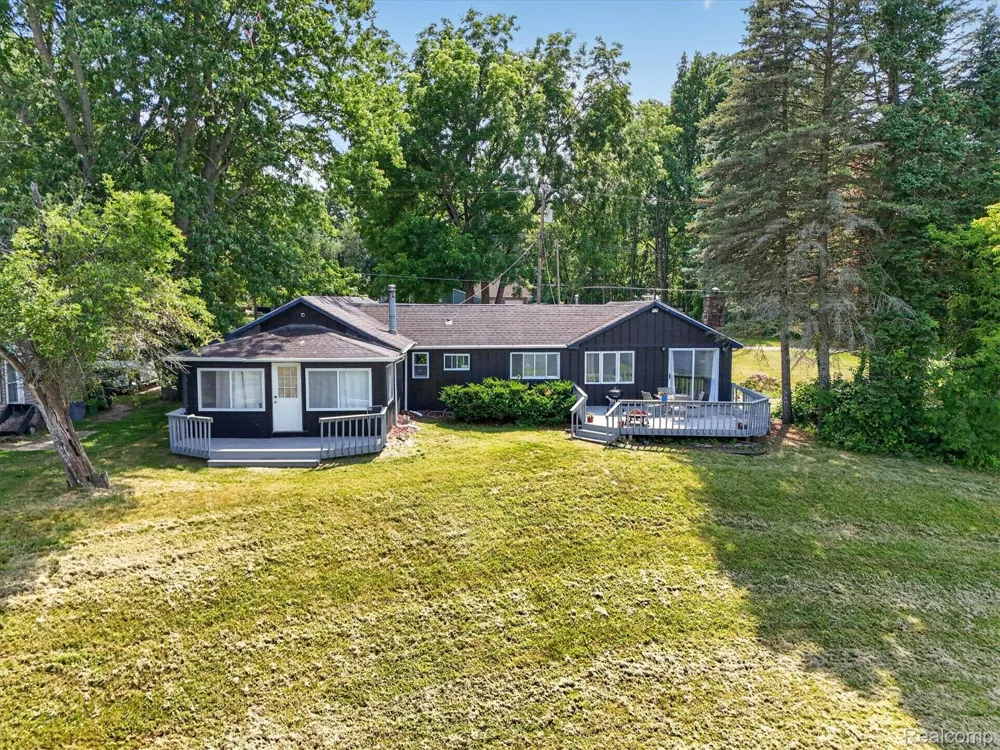 3515 Lakeview Drive Ortonville Village, MI 48462