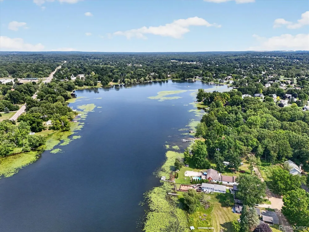 3515 Lakeview Drive Ortonville Village, MI 48462