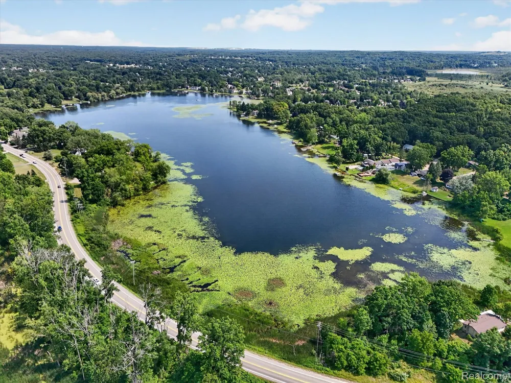 3515 Lakeview Drive Ortonville Village, MI 48462