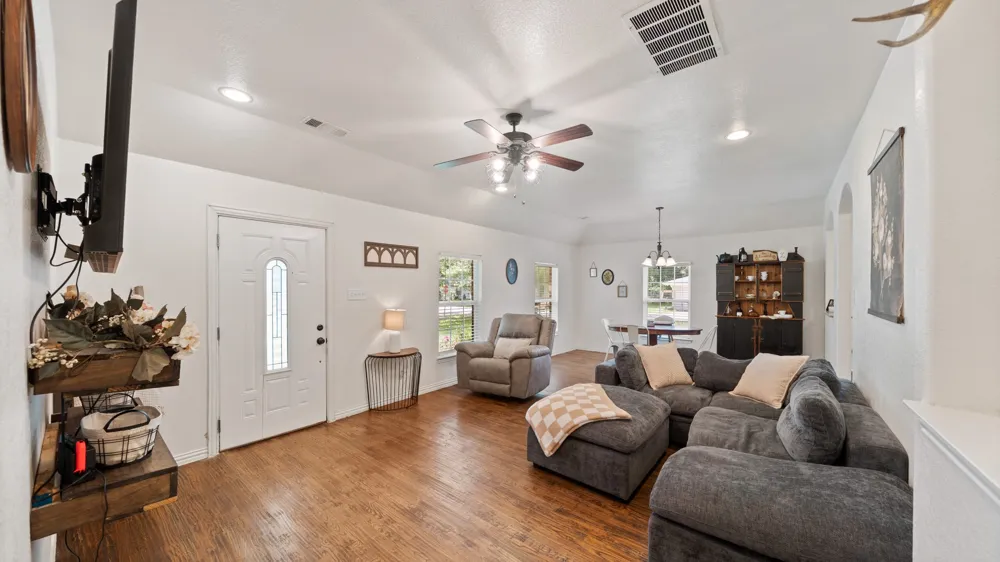 308 E 8th Street Kaufman, TX 75142