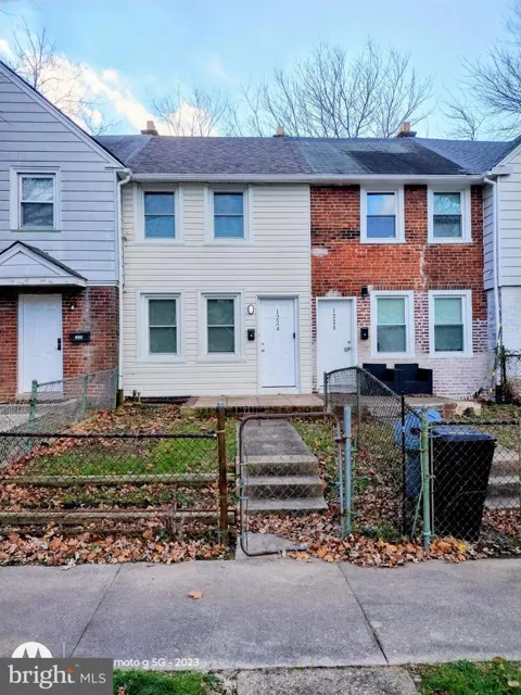 1224 CLOVER LANE