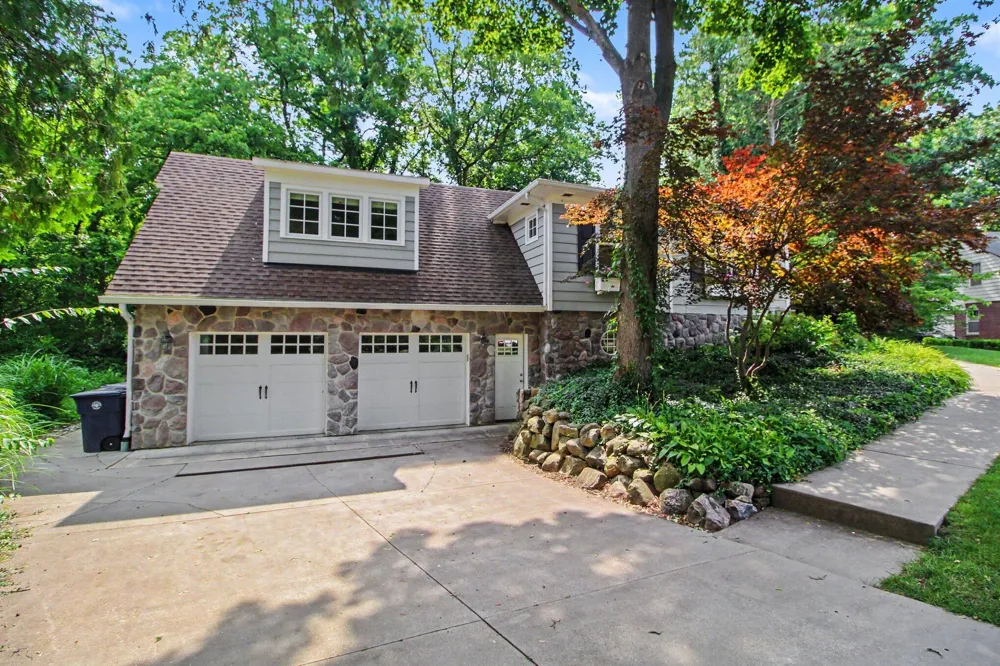 9 E Heatheridge Street Ann Arbor, MI 48104