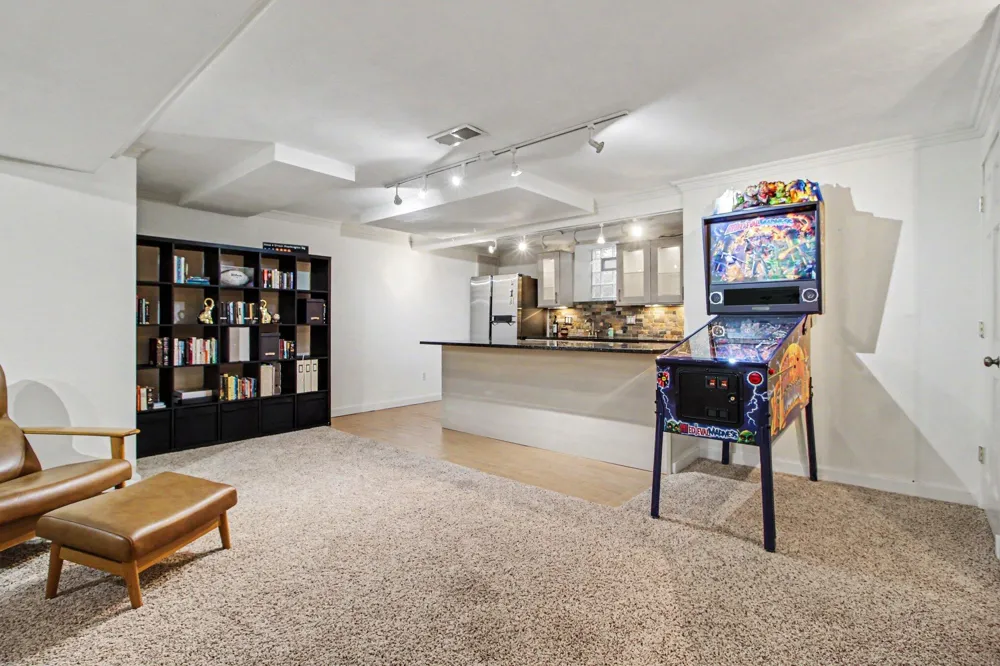 9 E Heatheridge Street Ann Arbor, MI 48104