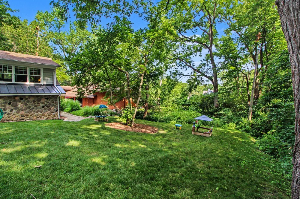 9 E Heatheridge Street Ann Arbor, MI 48104