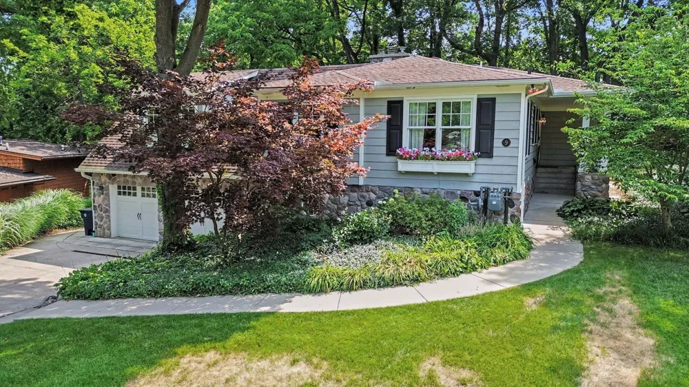 9 E Heatheridge Street Ann Arbor, MI 48104