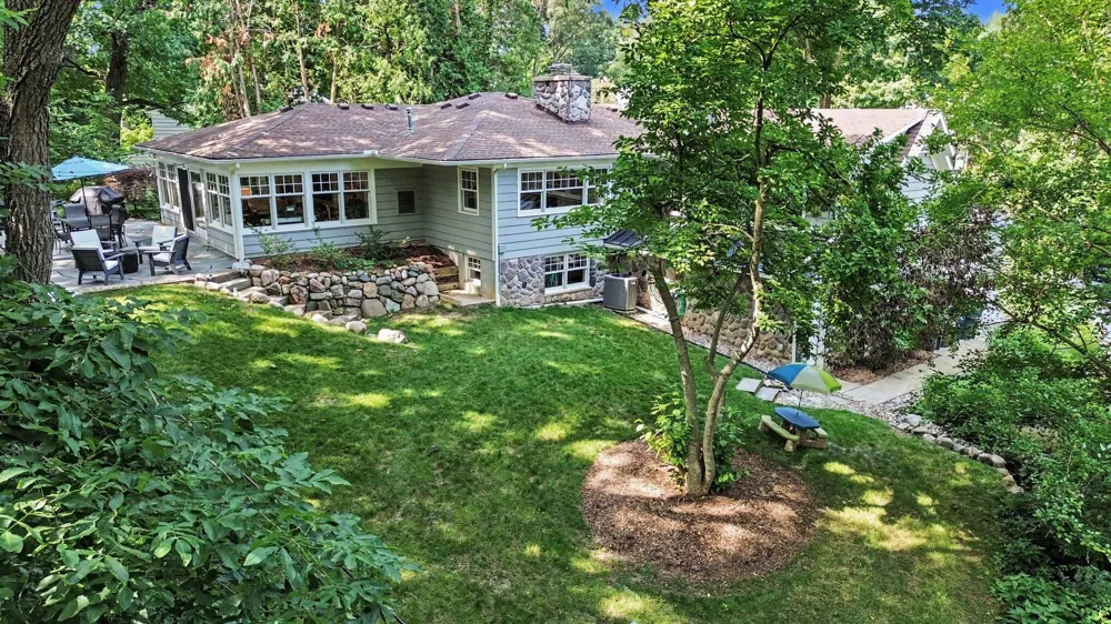 9 E Heatheridge Street Ann Arbor, MI 48104