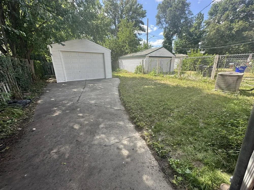 16527 Griggs Street Detroit, MI 48221