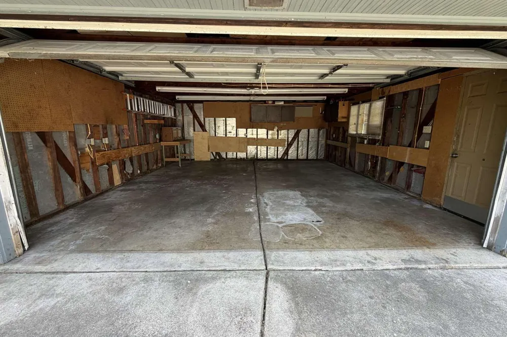 29671 Macintyre Street Livonia, MI 48150