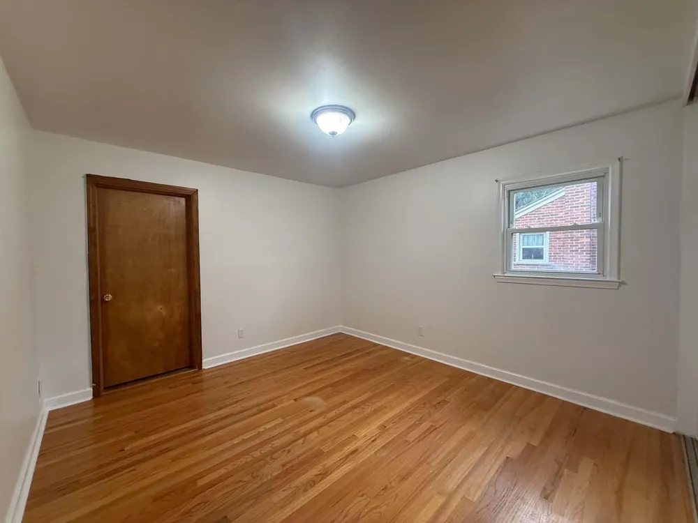 29671 Macintyre Street Livonia, MI 48150
