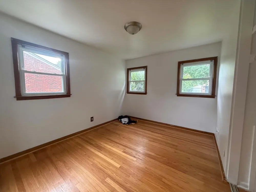 29671 Macintyre Street Livonia, MI 48150
