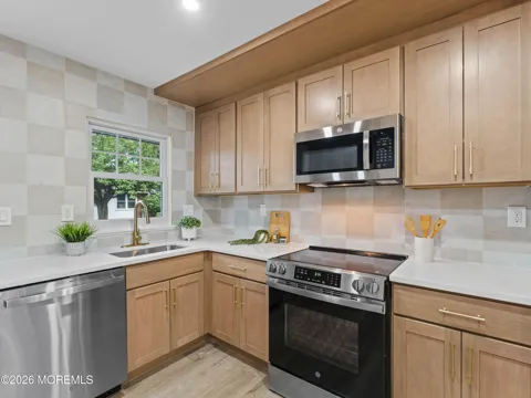 681 New Castle Court #B