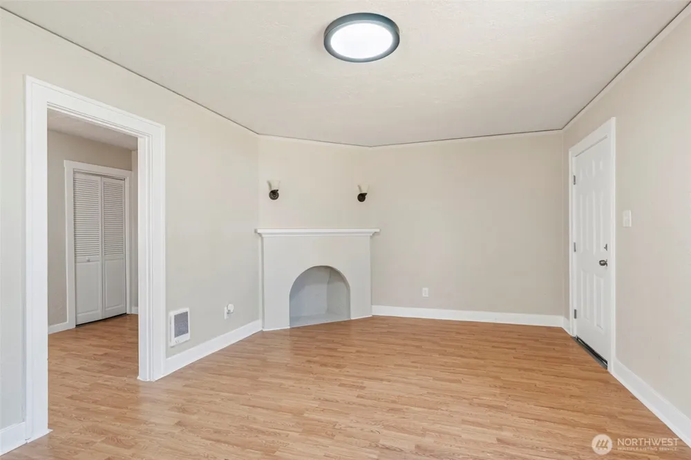 3015 Dover Street Longview, WA 98632